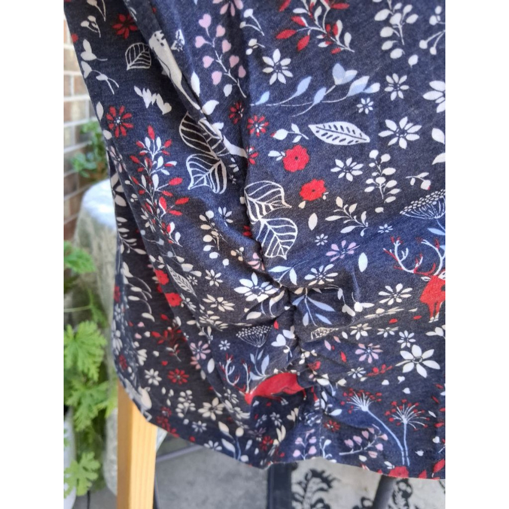 NWT 🔥 Lane Bryant V-neck 3/4 Sleeve Side Ruched Tee in Garden Animal Sz 26/28 - Picture 6 of 10